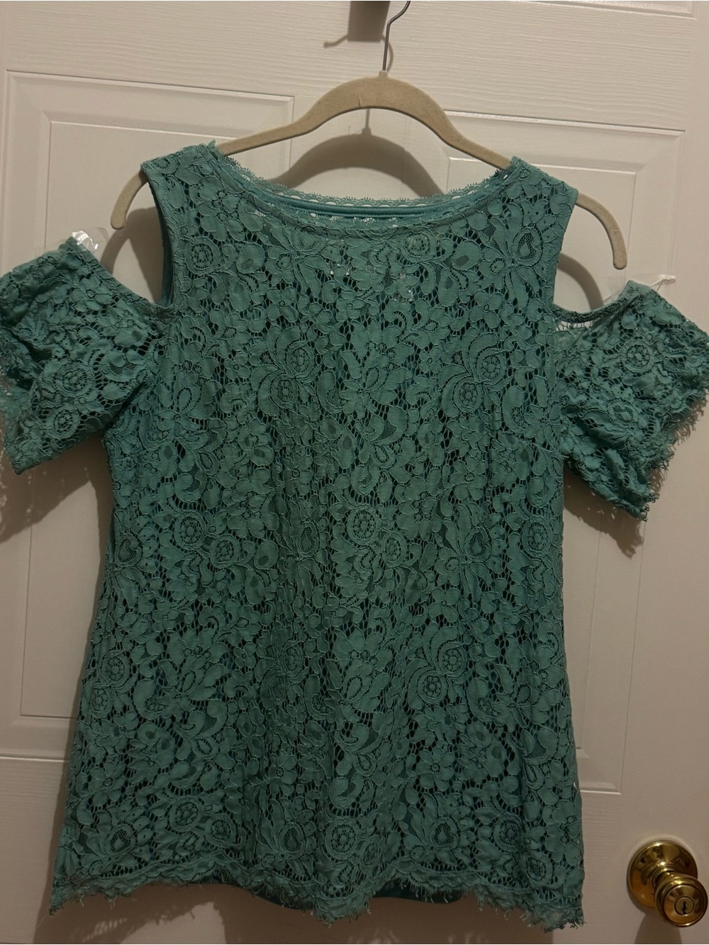 Isaac Mizrahi Sz M Teal Lace Cold-Shoulder Top VGUC 😊😊